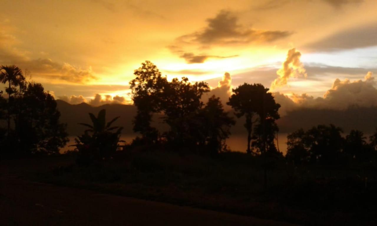 Maninjau Bagoes View Cottages المظهر الخارجي الصورة